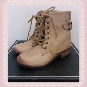 Mia Natural Leather Ximena lace-up Booties, size 6